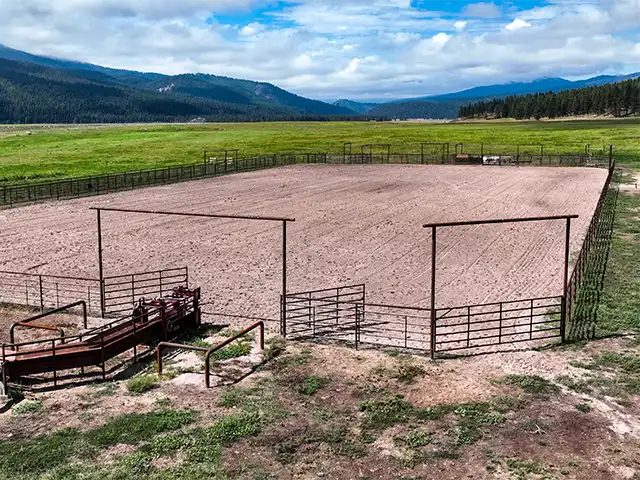 Steel Fence Corral Steel Pipe Fence Installer.